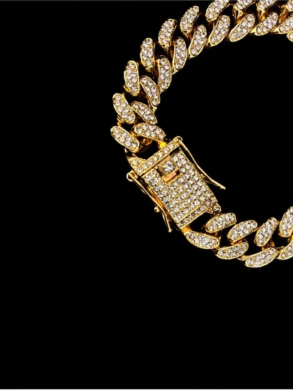 N/A luxurious gold
